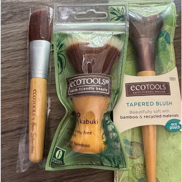 Ecco Other - New makeup brushes